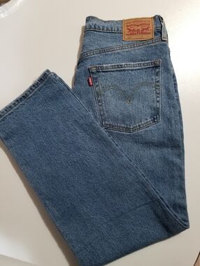 Levi’s 501 Straight Leg Jeans Light Wash Button Fly Vintage Style 30